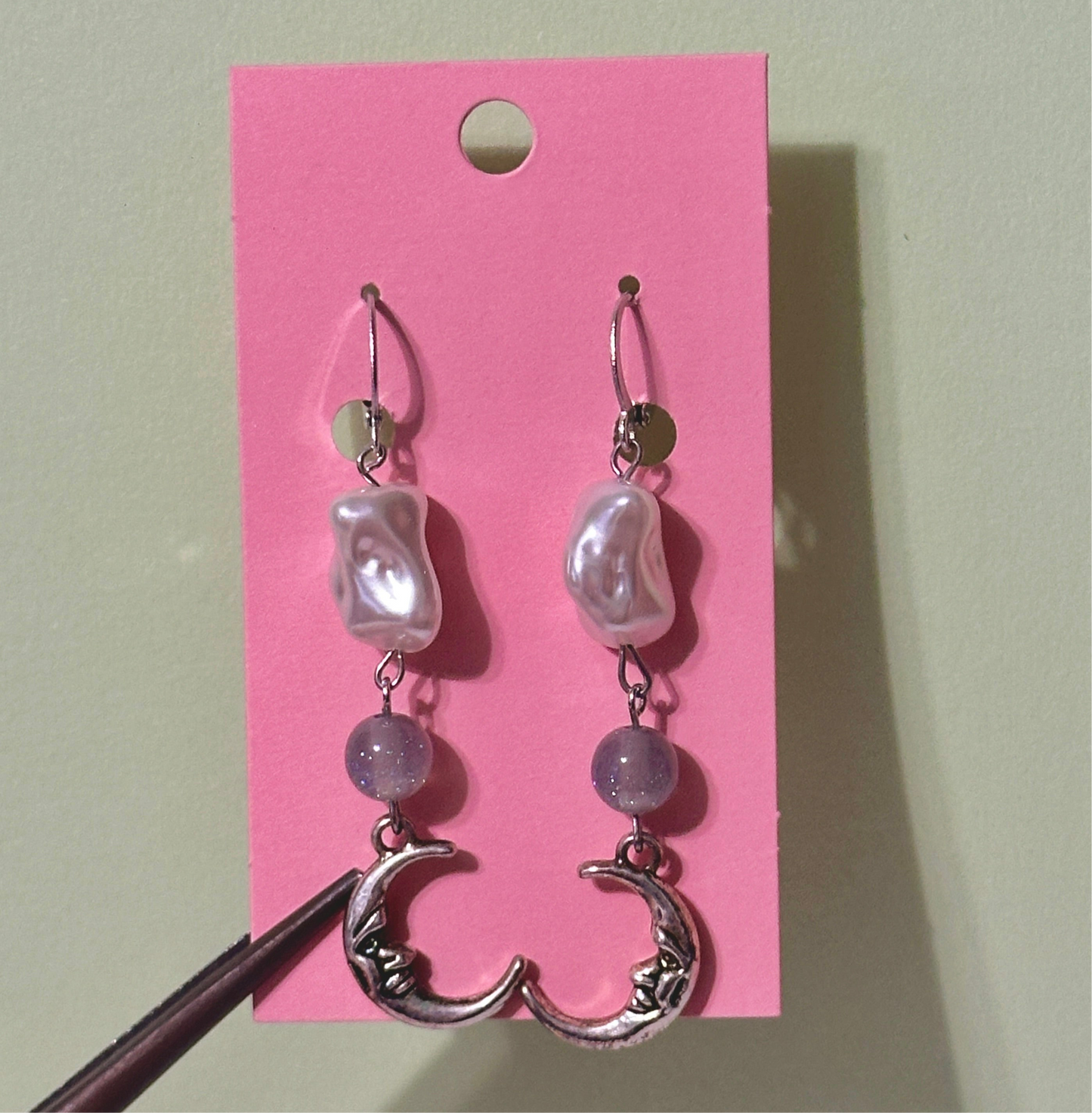 Moon pearl earrings