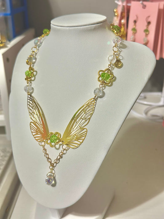 The emerald wing choker