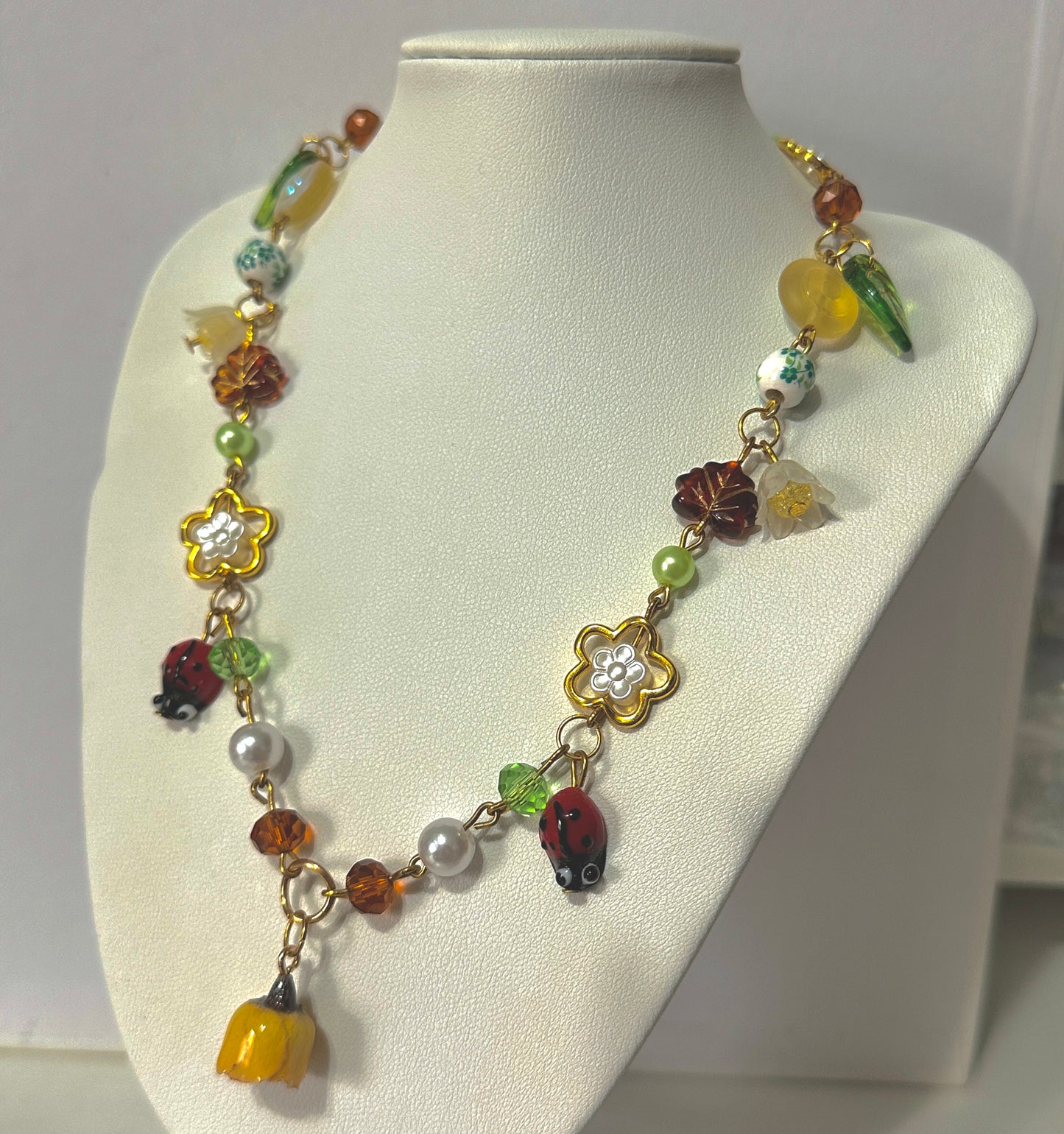 The primrose necklace