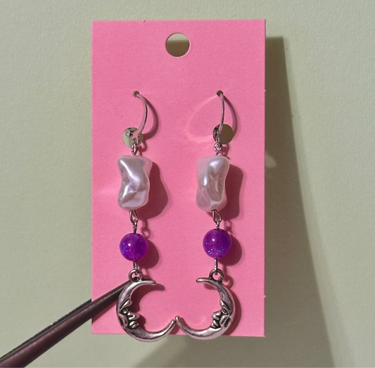 Moon pearl earrings