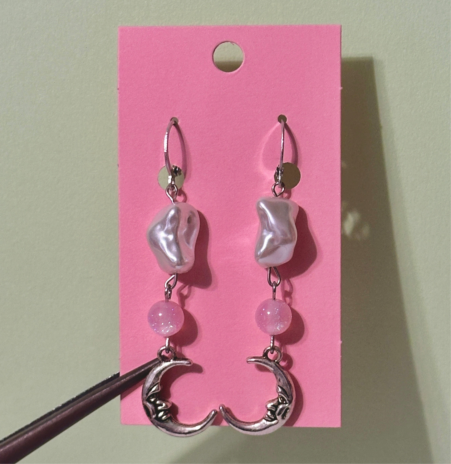 Moon pearl earrings