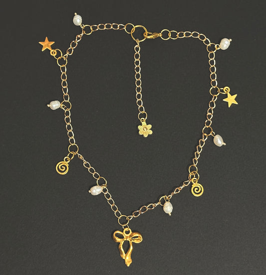 Sweet swirl and pearl necklace