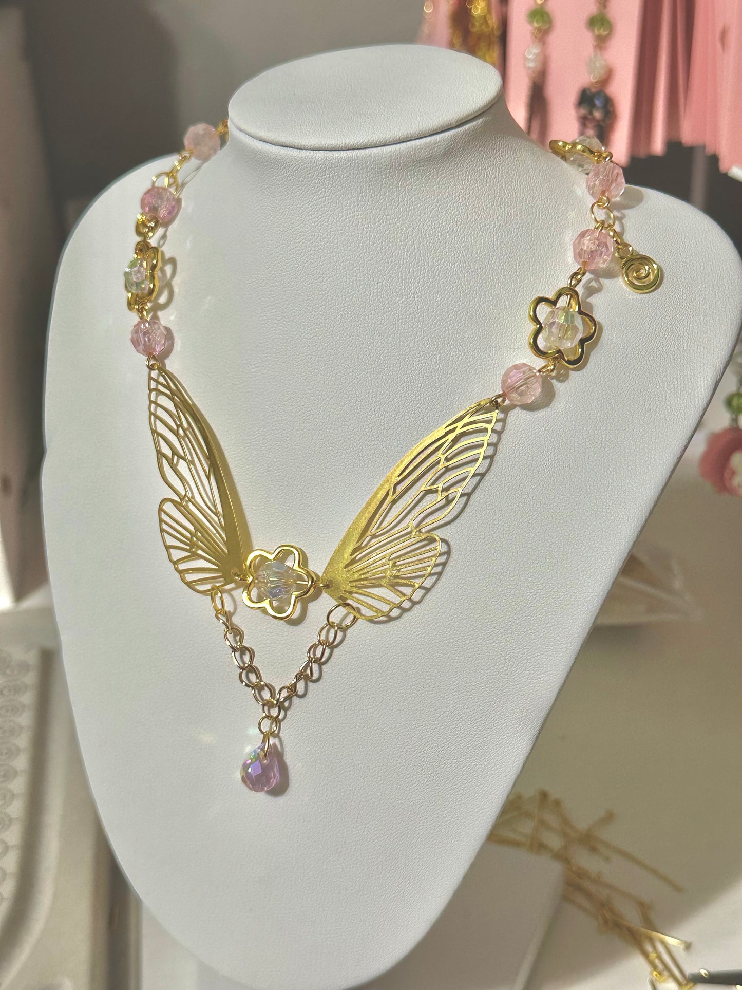 The rose quartz winged choker